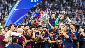 哈兰德红牌闪耀欧冠淘汰赛，助曼城2-0那不勒斯晋级