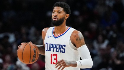 杜兰特信心满满，称火箭夺冠对手仅两队，湖人尚不足以